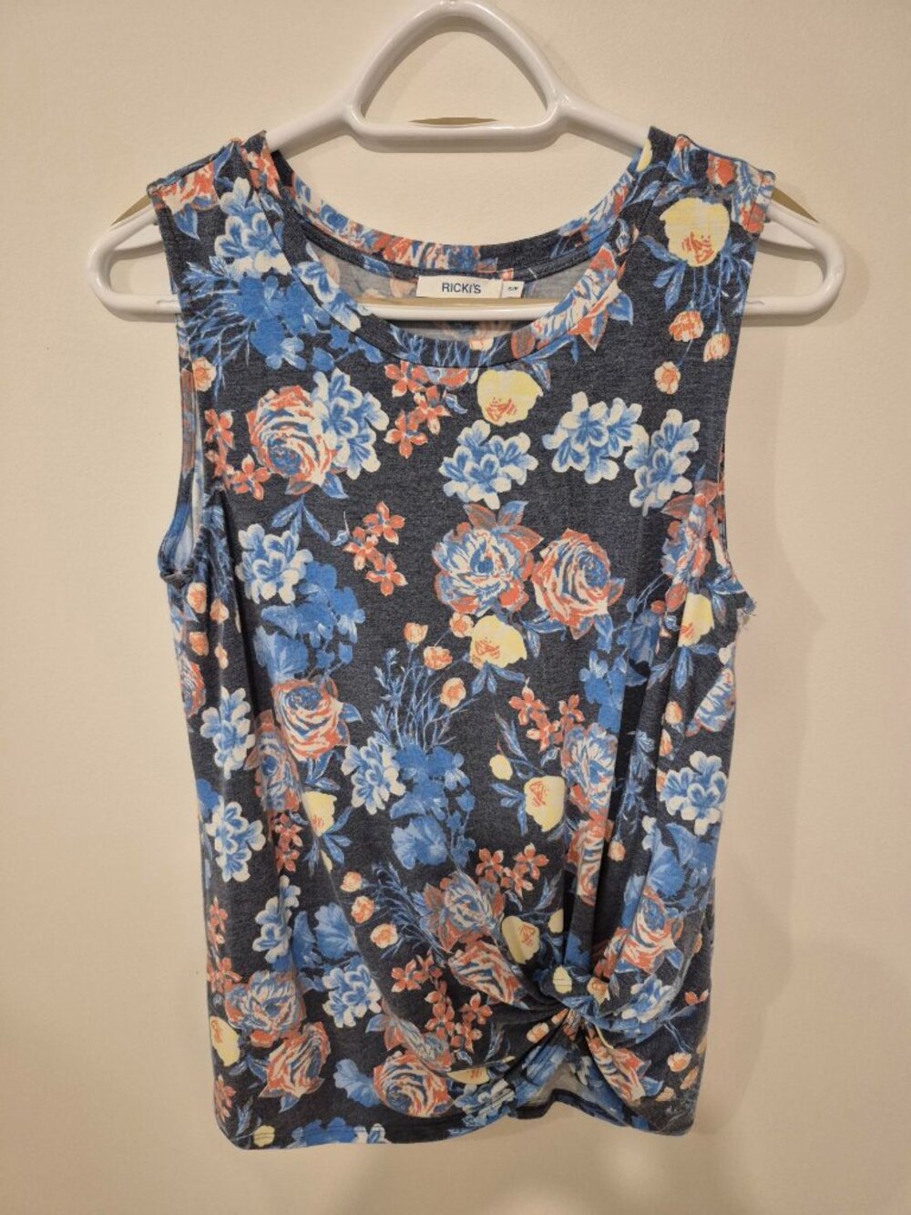 Ricki's Sleeveless Floral Top - S